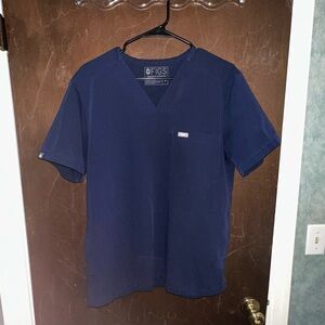 FIGS Chisec Men’s Navy Short Sleeve V-Neck Scrub Top